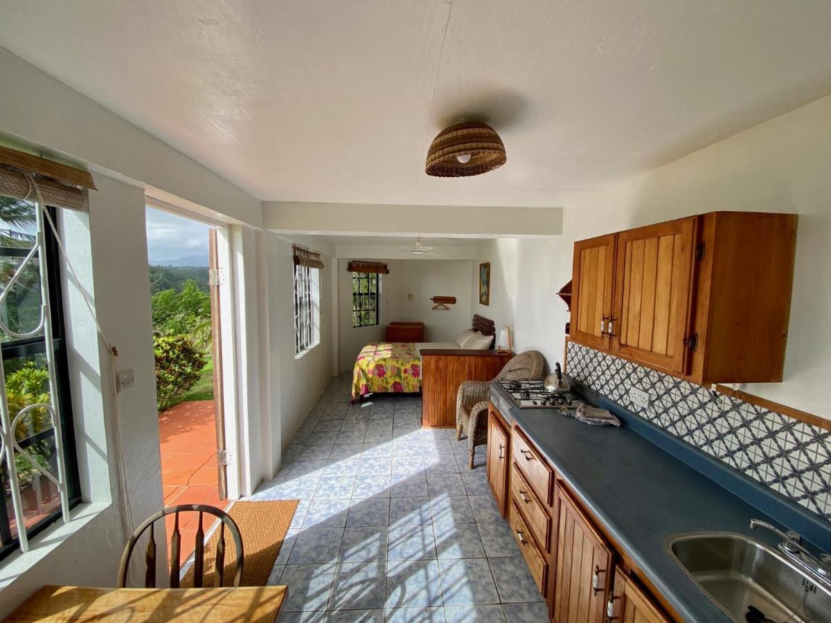 Sea Cliff Eco-Cottages & Gin Distillery Calibishie Exteriér fotografie